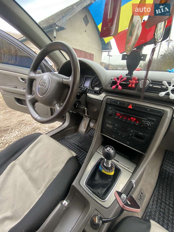 Седан Audi A4 2004 в Копычинце