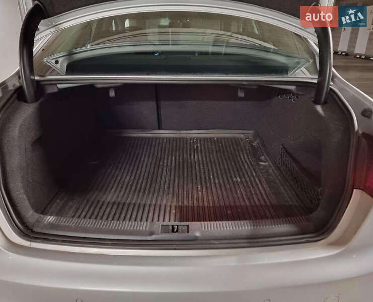 Седан Audi A4 2014 в Золочеве
