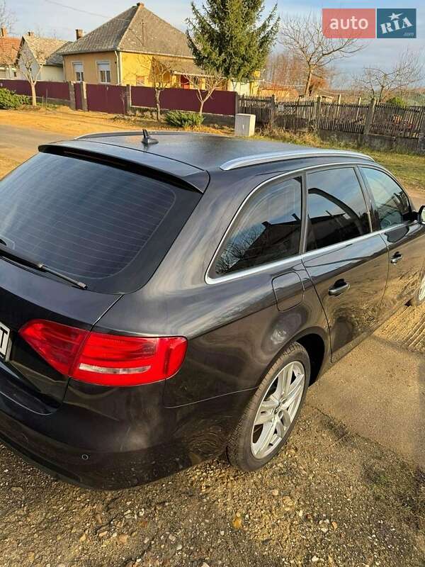 Универсал Audi A4 2012 в Ужгороде