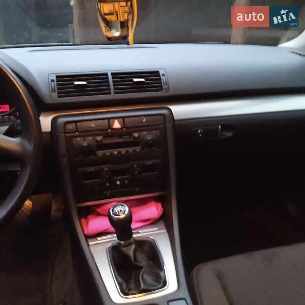 Седан Audi A4 2001 в Рахове