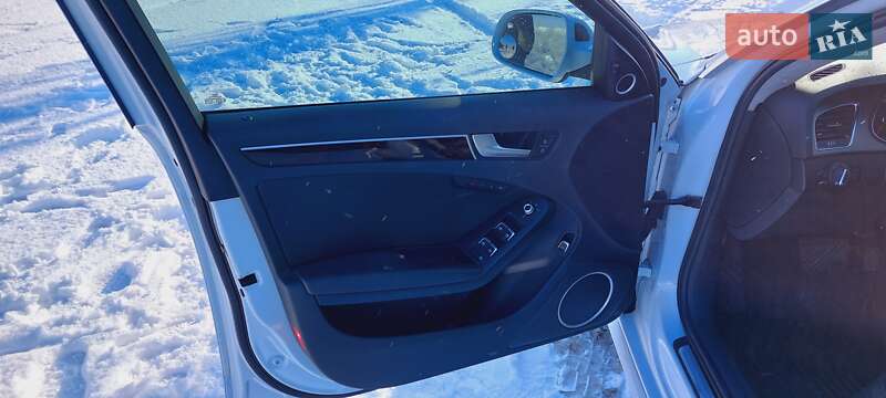 Седан Audi A4 2013 в Южноукраинске