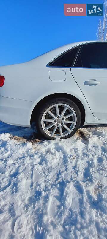 Седан Audi A4 2013 в Южноукраинске
