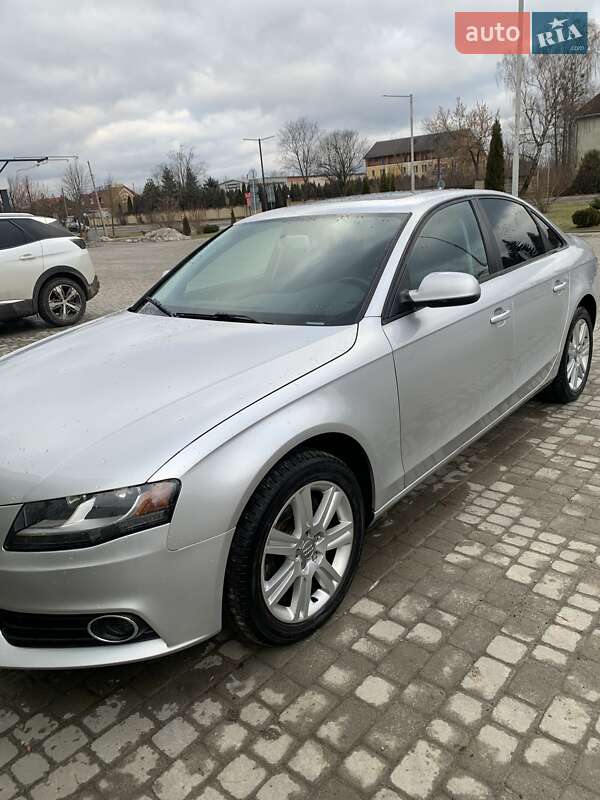 Седан Audi A4 2010 в Самборе