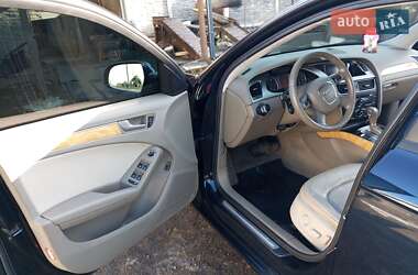 Седан Audi A4 2010 в Львове