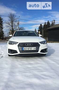 Седан Audi A4 2019 в Тячеве