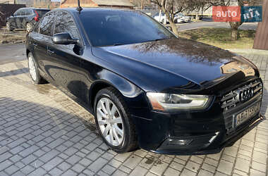 Седан Audi A4 2012 в Днепре