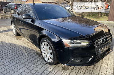 Седан Audi A4 2012 в Дніпрі