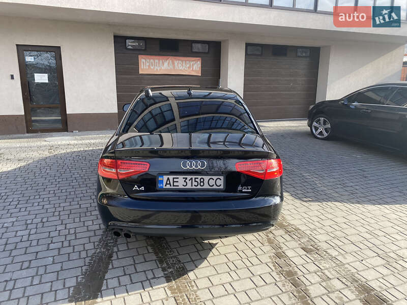 Седан Audi A4 2012 в Днепре