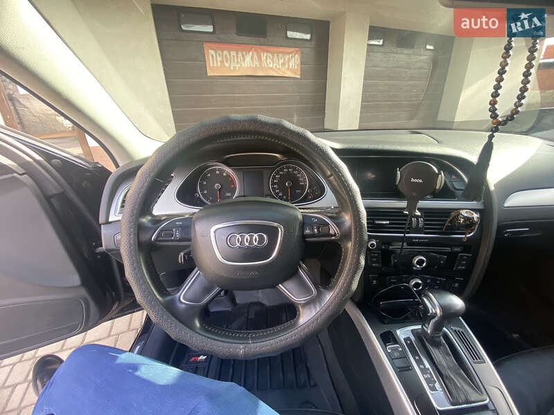 Седан Audi A4 2012 в Днепре