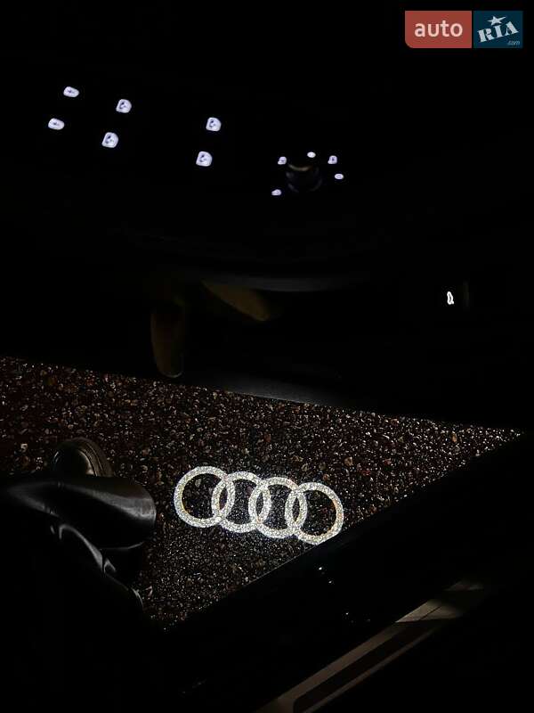 Седан Audi A4 2020 в Полтаве