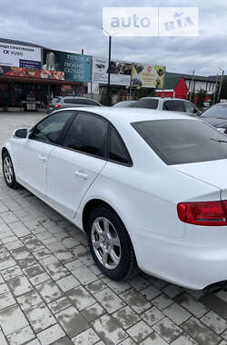 Седан Audi A4 2011 в Виноградові