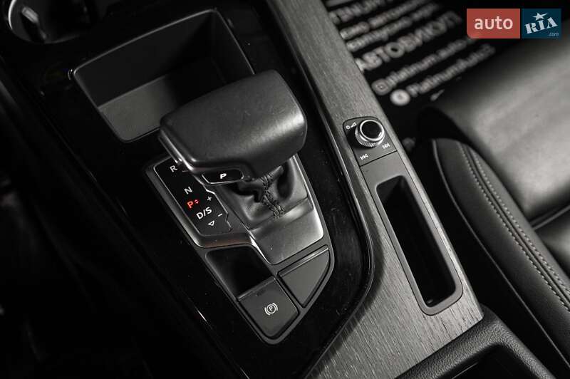 Седан Audi A4 2019 в Одессе