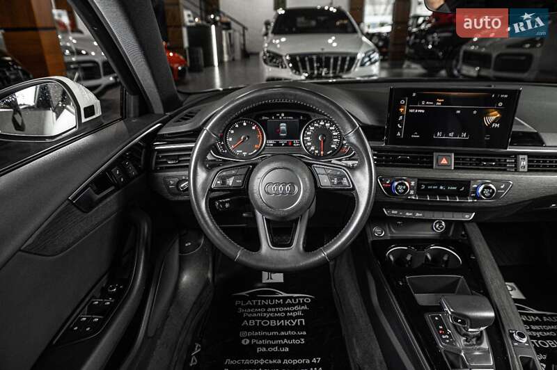 Седан Audi A4 2019 в Одессе