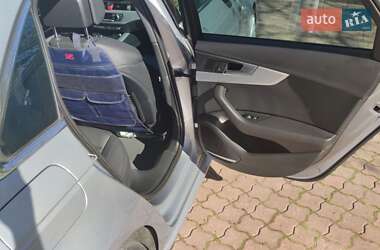 Седан Audi A4 2016 в Львове