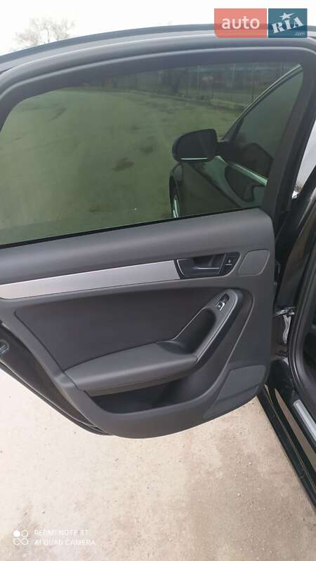 Седан Audi A4 2012 в Днепре