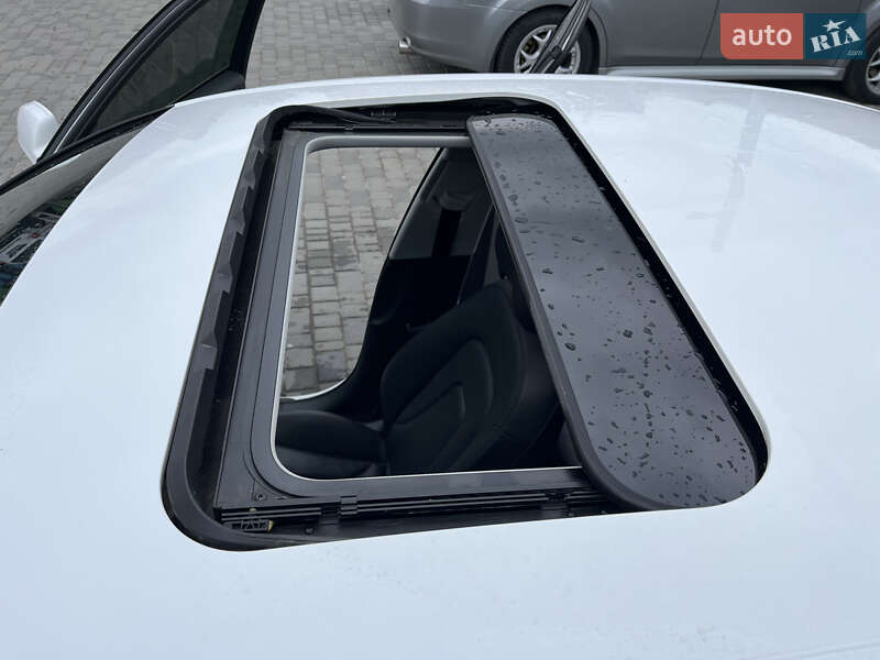 Седан Audi A4 2014 в Киеве
