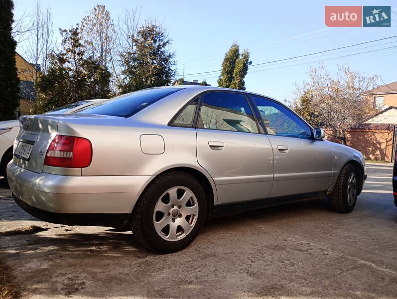 Седан Audi A4 2000 в Києві