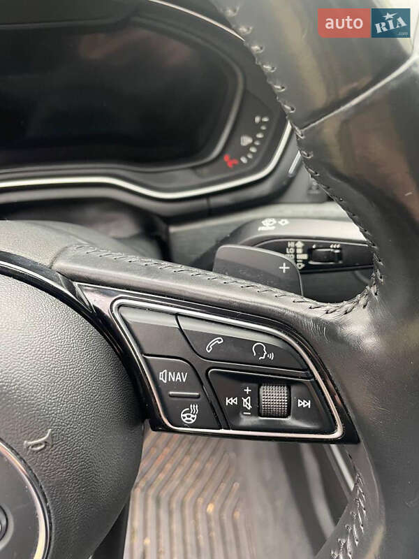 Седан Audi A4 2016 в Киеве