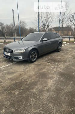 Универсал Audi A4 2012 в Яворове