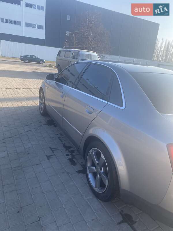 Седан Audi A4 2003 в Херсоне