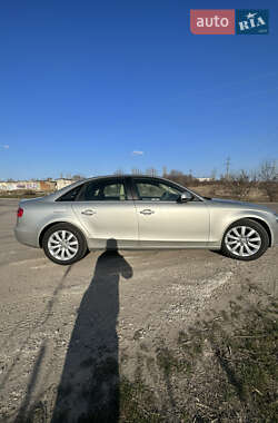 Седан Audi A4 2013 в Южноукраинске