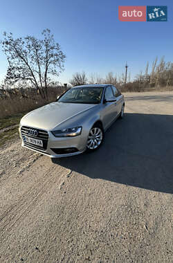 Седан Audi A4 2013 в Южноукраинске
