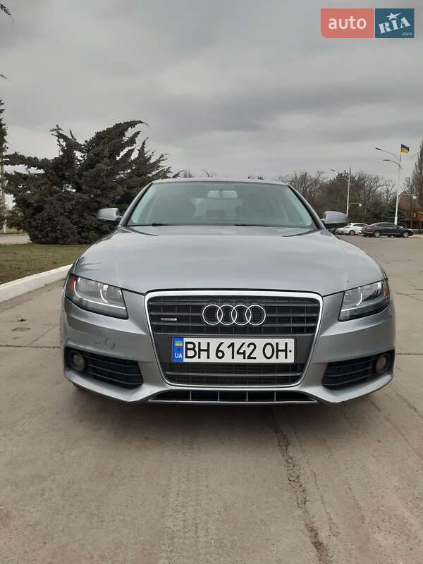 Седан Audi A4 2010 в Измаиле