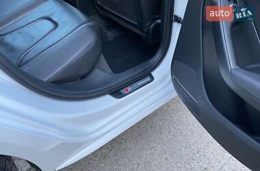 Седан Audi A4 2015 в 