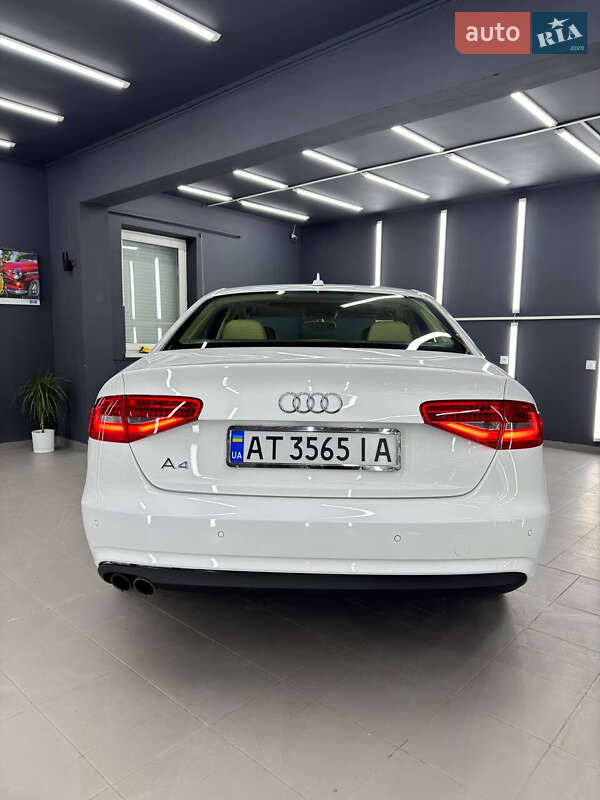 Седан Audi A4 2014 в Ивано-Франковске