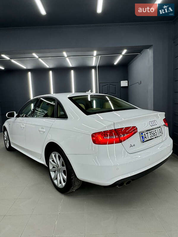 Седан Audi A4 2014 в Ивано-Франковске