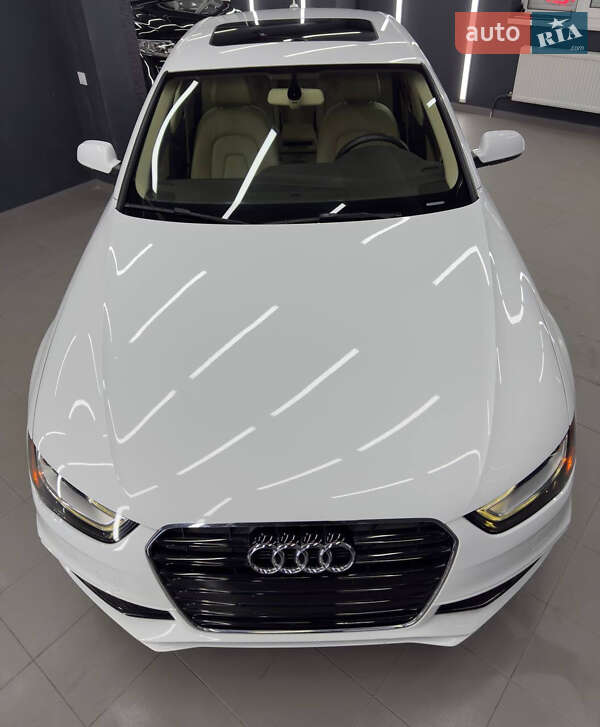 Седан Audi A4 2014 в Ивано-Франковске