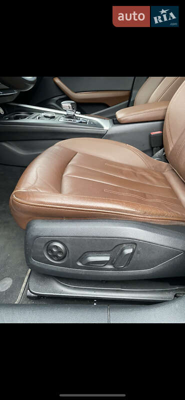 Седан Audi A4 2018 в Тернополе