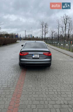 Седан Audi A4 2015 в 