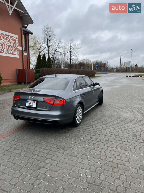 Седан Audi A4 2015 в Львове