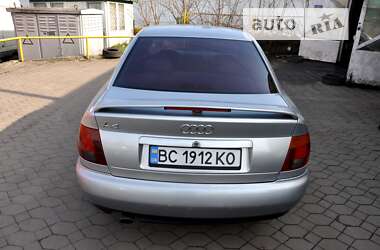 Седан Audi A4 1996 в Львове