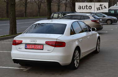 Седан Audi A4 2013 в Луцке