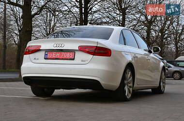 Седан Audi A4 2013 в Луцке