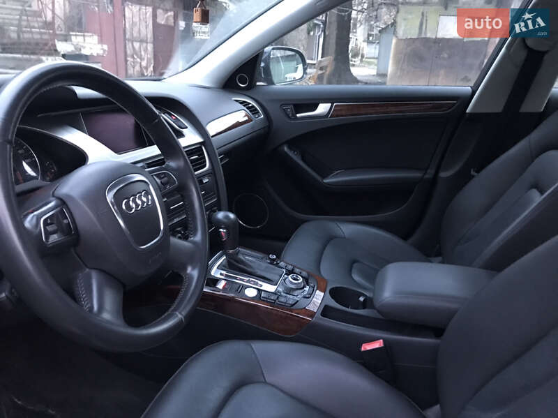 Седан Audi A4 2011 в Одессе