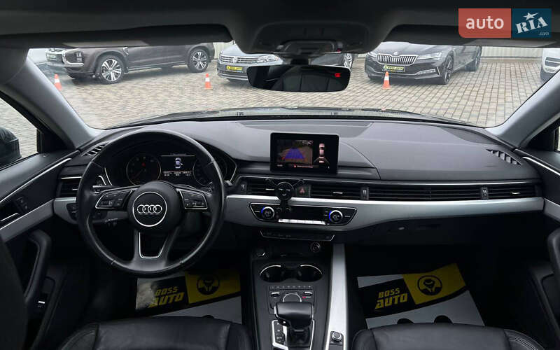 Седан Audi A4 2017 в Мукачево