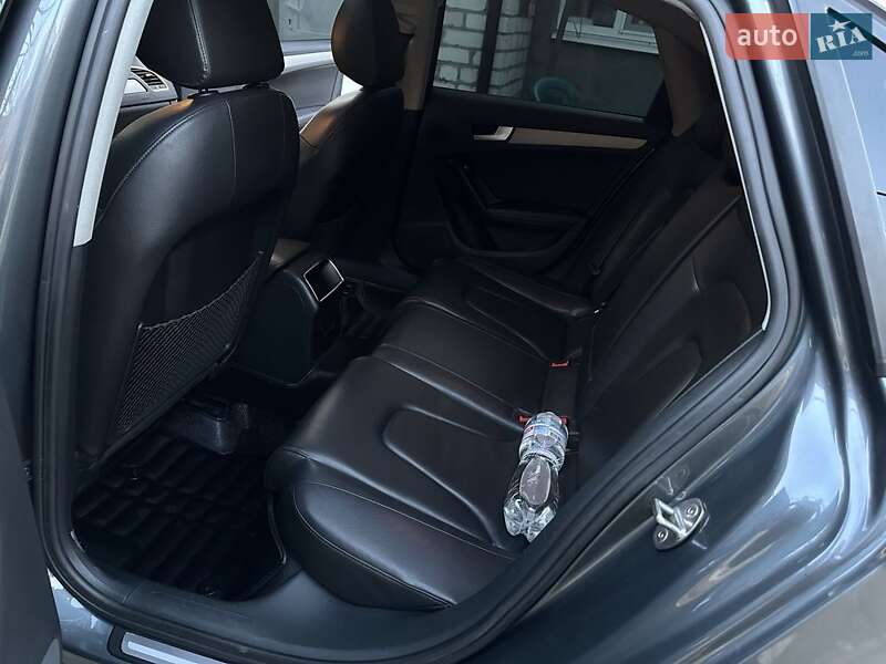 Седан Audi A4 2013 в Николаеве