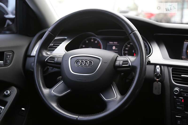 Седан Audi A4 2014 в Киеве