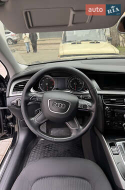 Универсал Audi A4 2013 в 