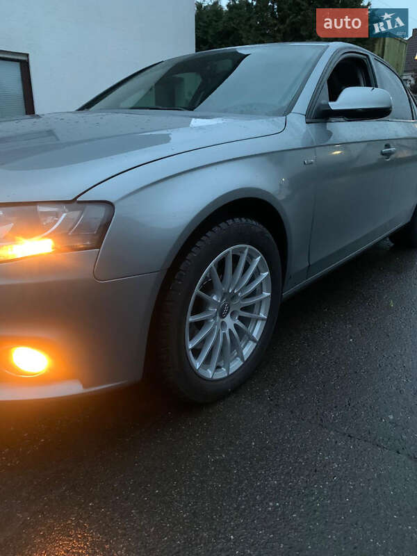 Седан Audi A4 2010 в Киеве