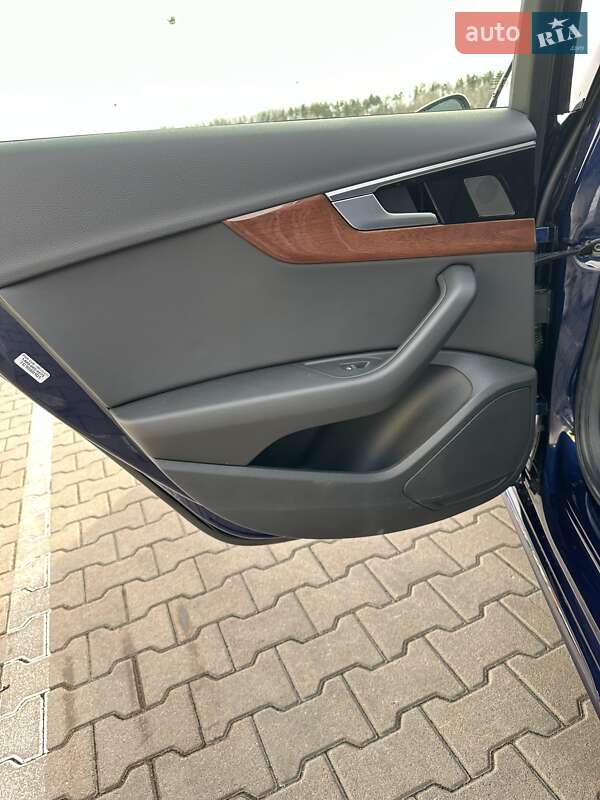 Седан Audi A4 2023 в Киеве