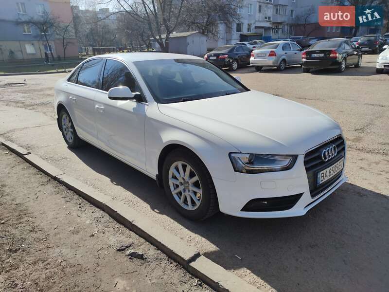 Седан Audi A4 2013 в Кропивницком