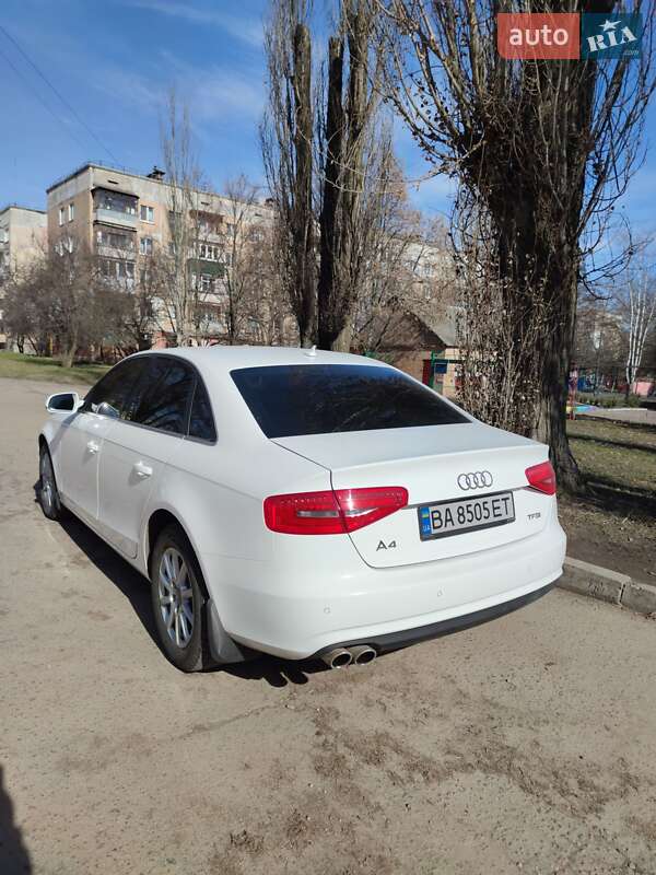 Седан Audi A4 2013 в Кропивницком