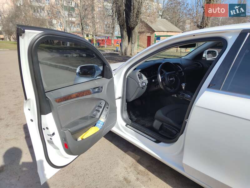 Седан Audi A4 2013 в Кропивницком