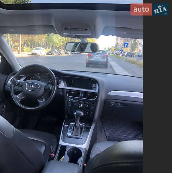 Седан Audi A4 2013 в Ивано-Франковске