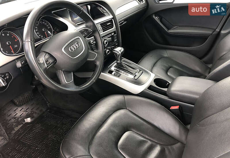 Седан Audi A4 2013 в Ивано-Франковске