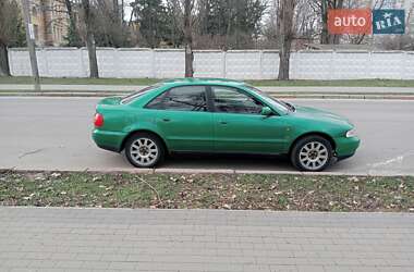 Седан Audi A4 1997 в Чернигове